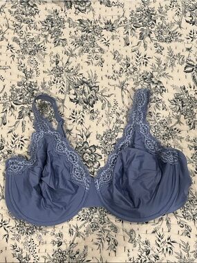 Wacoal Blue Lace Trim Underwire Bra like new new